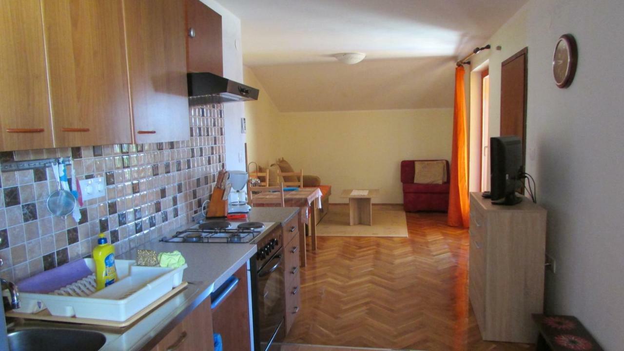 Apartmani Petunia Fažana Exterior foto