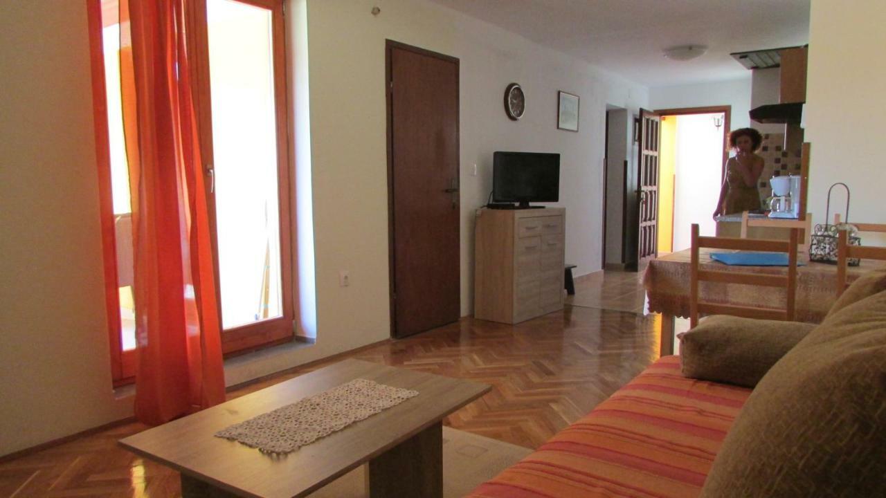 Apartmani Petunia Fažana Exterior foto
