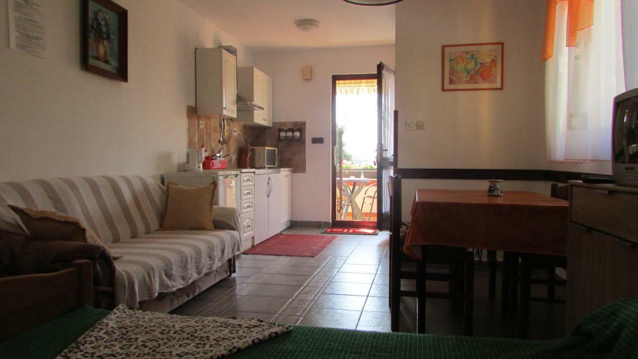 Apartmani Petunia Fažana Exterior foto