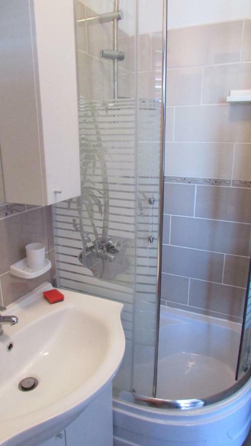 Apartmani Petunia Fažana Exterior foto