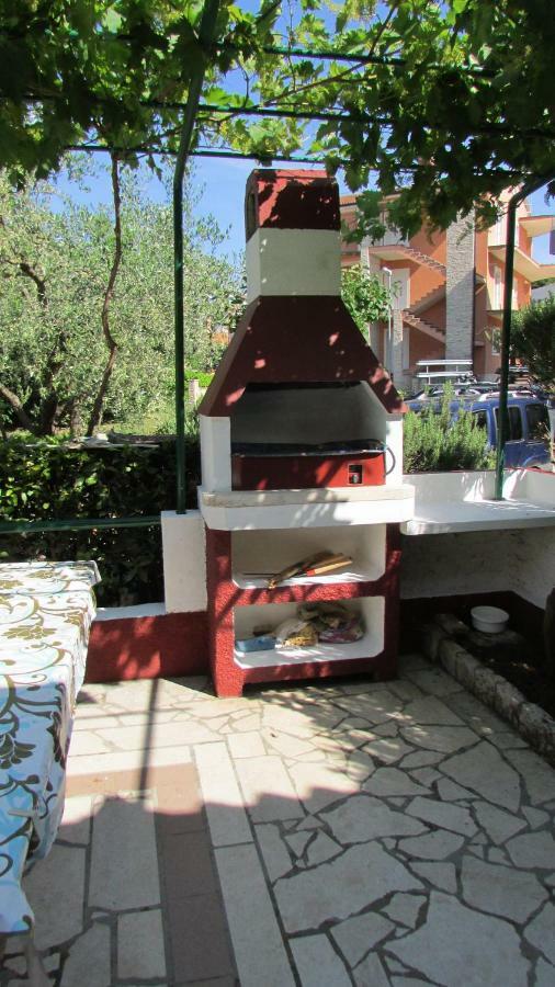 Apartmani Petunia Fažana Exterior foto